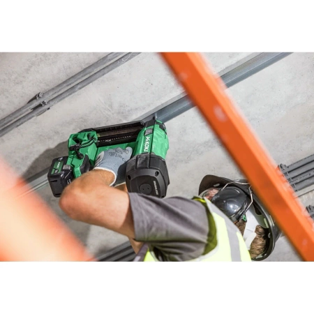 18 V bezszczotkowa gwoździarka do betonu do ścianek lekkich z gwoździami do 40 mm